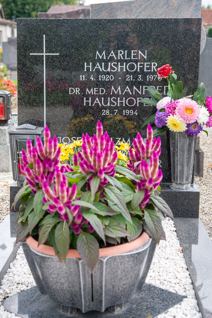 Das Grab Marlen Haushofers auf dem Taborfriedhof (Foto: © Andreas Bohren)